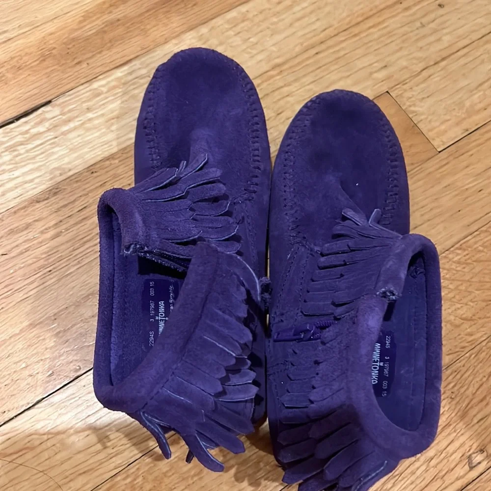 Minnetonka Purple Moccasins Girls Size 3